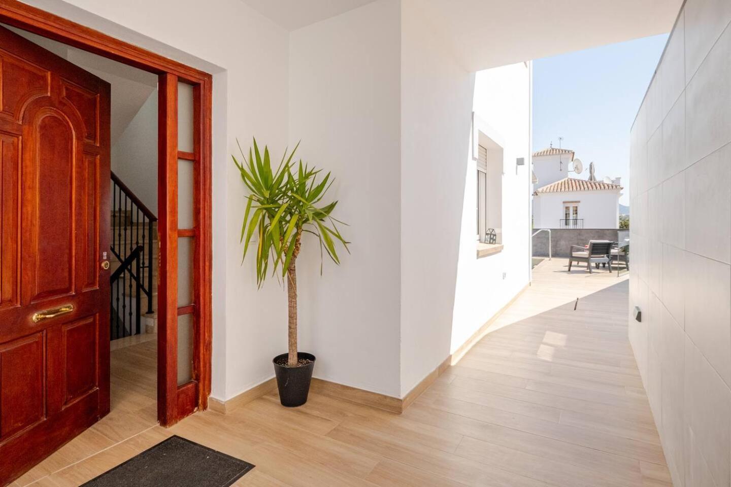 Villa Antonia Mar - Private & Heated Pool - Punta Lara Nerja Kültér fotó
